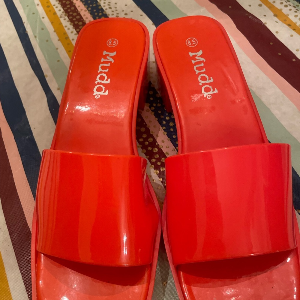 Orange Mudd slip on